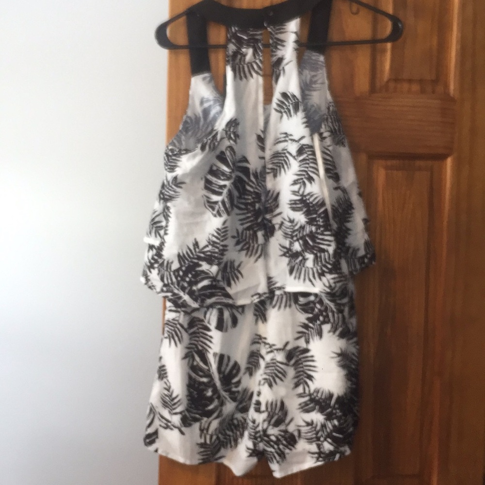 Romper - Picture 3 of 4